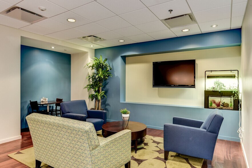 More Photos Of 1001 N 19th St, Arlington Office For Lease