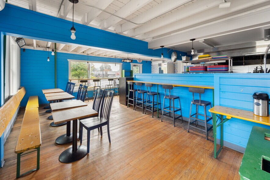 More Photos Of 17 S Main St, Brooklyn Freestanding For Sale