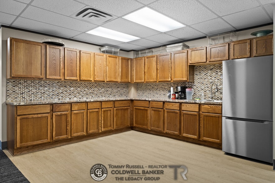 More Photos Of 800 Werner Ct, Casper Office For Sale