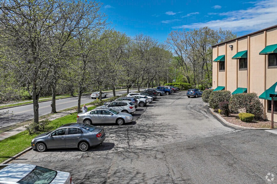 More Photos Of 10 Little Britain Rd, Newburgh Medical For Lease