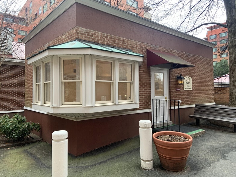 More Photos Of 1011-1121 Arlington Blvd, Arlington Apartments For Sale