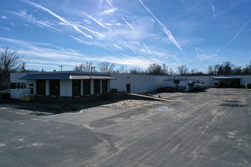 More Photos Of 426 Madison Ave, Woodbine Warehouse For Sale