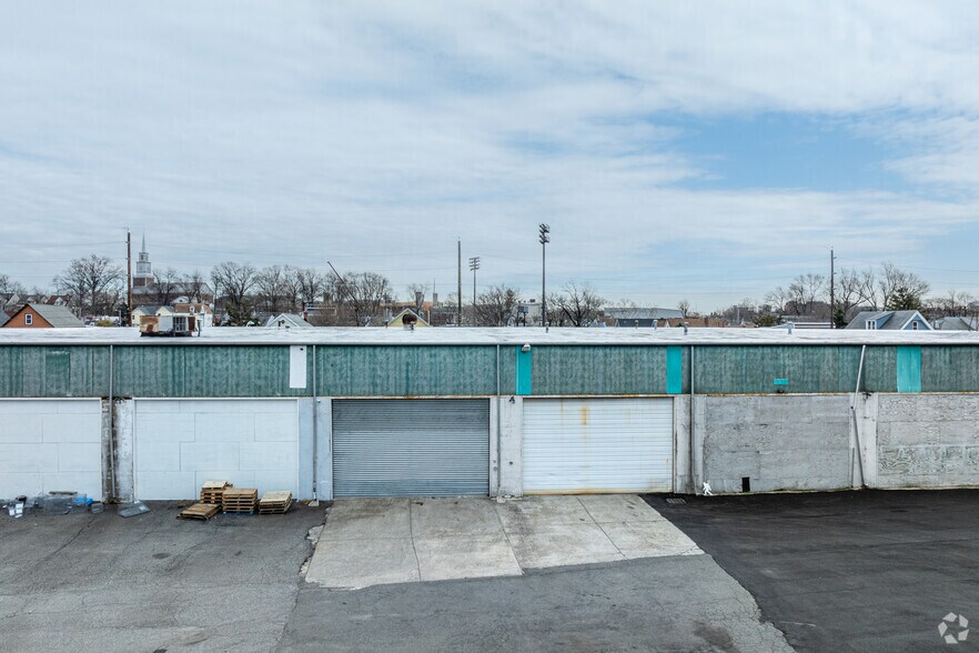 More Photos Of 55 S Jefferson St, Orange Warehouse For Sale