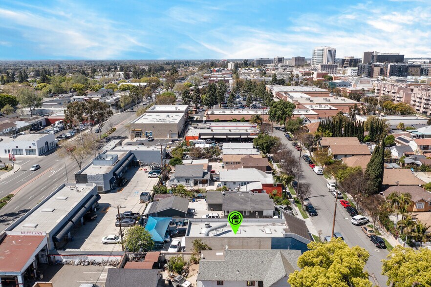 More Photos Of 620 E 2nd St, Santa Ana Service For Sale