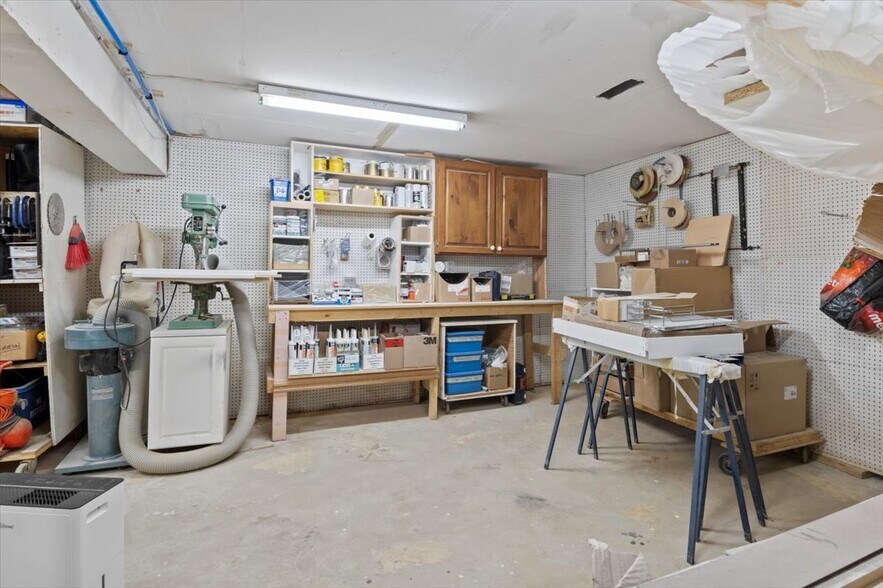 More Photos Of 48 Water St, Port Perry Storefront For Lease