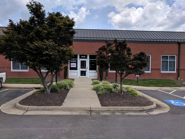 More Photos Of 320 Charles Dimmock Pky, Colonial Heights Office For Lease