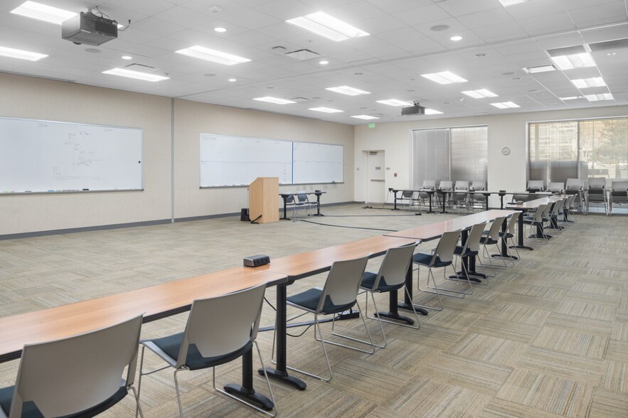 More Photos Of 4551 Great America Pky, Santa Clara Research And Development For Lease