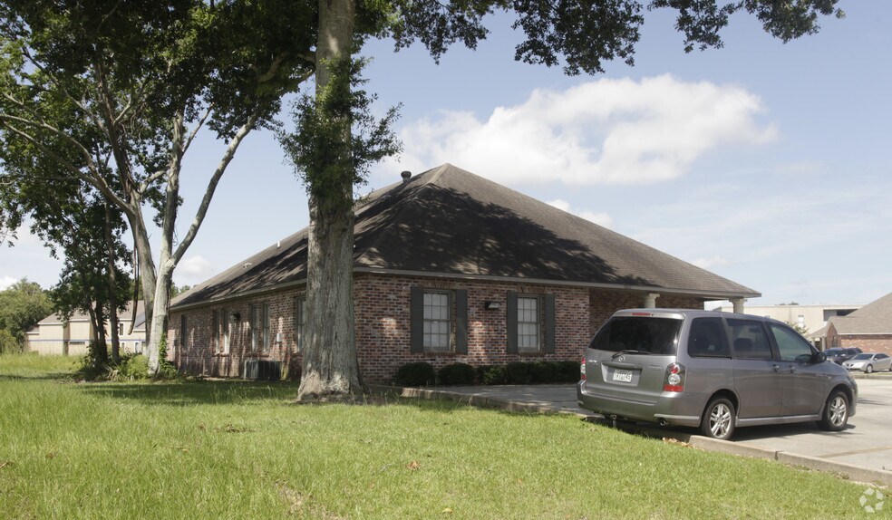 More Photos Of 12012 Bricksome Ave, Baton Rouge Office For Lease
