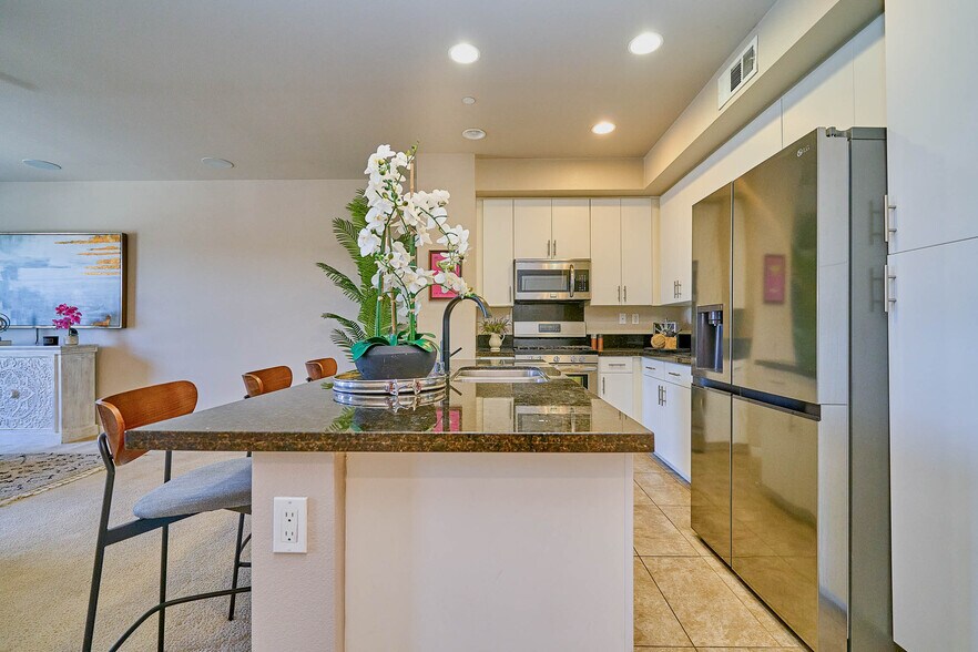 More Photos Of 801 S Anaheim Blvd, Anaheim General Retail For Sale
