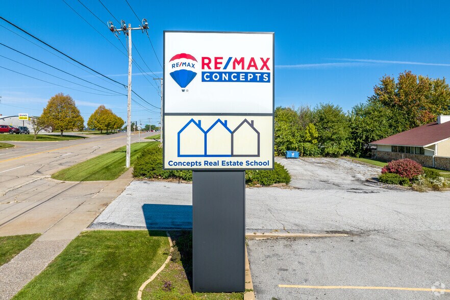 More Photos Of 3709 N Harrison St, Davenport Office For Lease