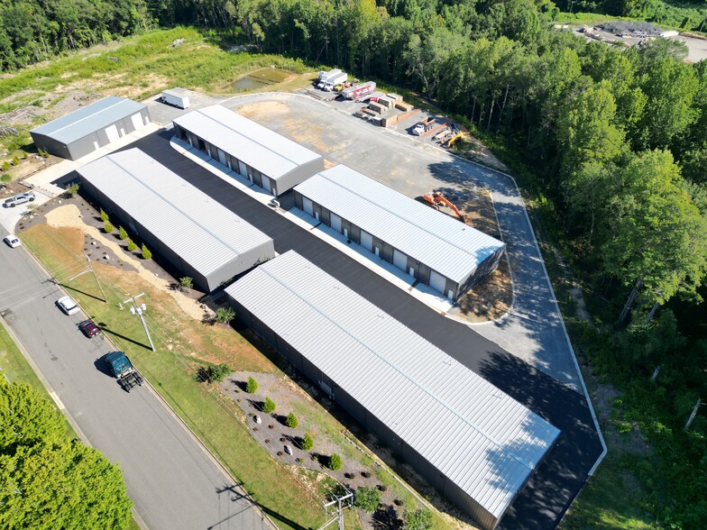 More Photos Of 1850 Chespark Dr, Gastonia Warehouse For Lease