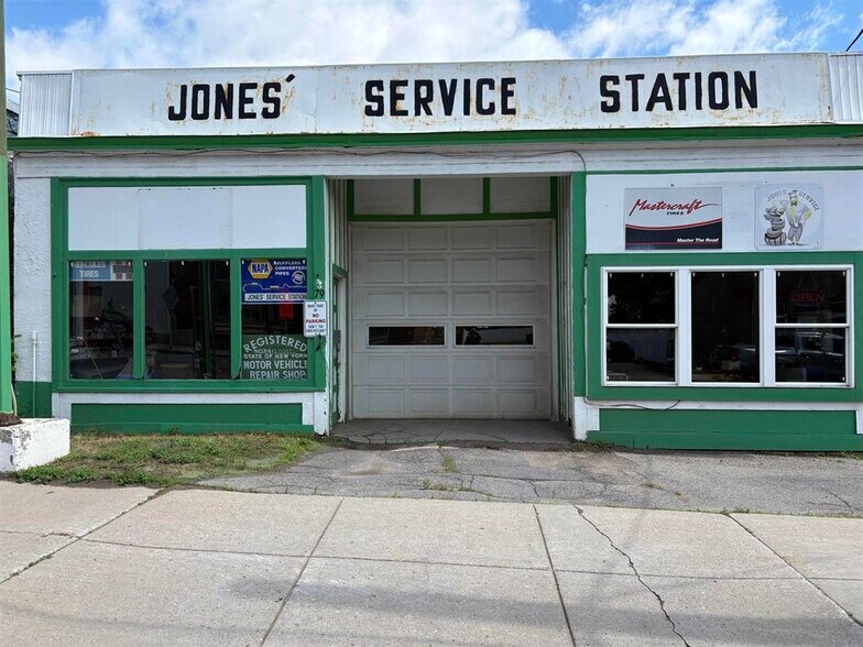 Primary Photo Of 79 State St, Heuvelton Auto Repair For Sale