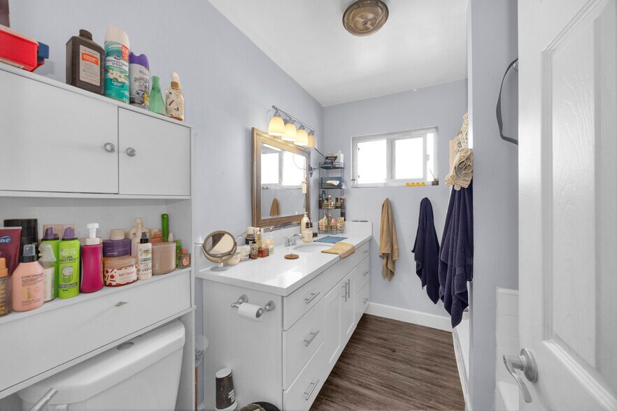 More Photos Of 714 S Myrtle Ave, Inglewood Apartments For Sale