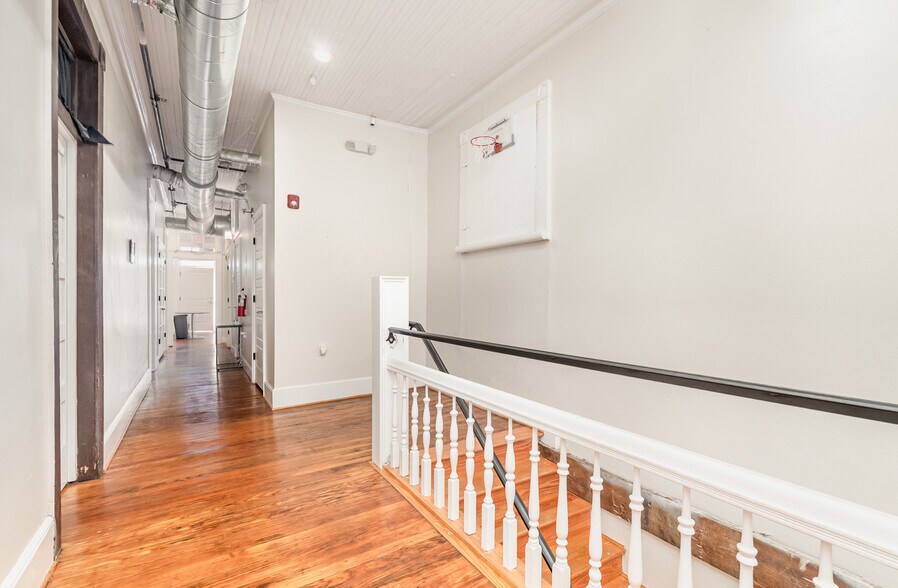 More Photos Of 101 W Main St, Union Dormitory For Sale