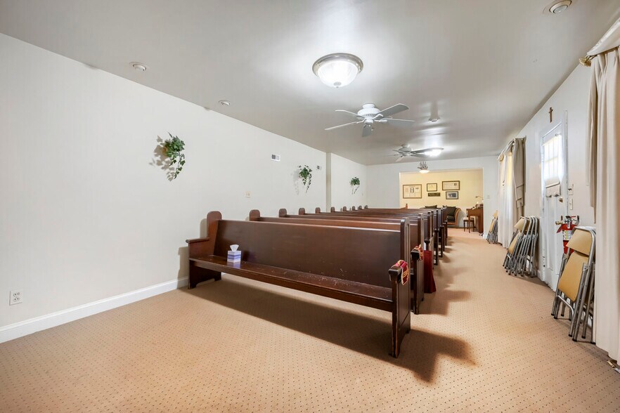 More Photos Of 426 S Crain Hwy, Glen Burnie Funeral Home For Sale