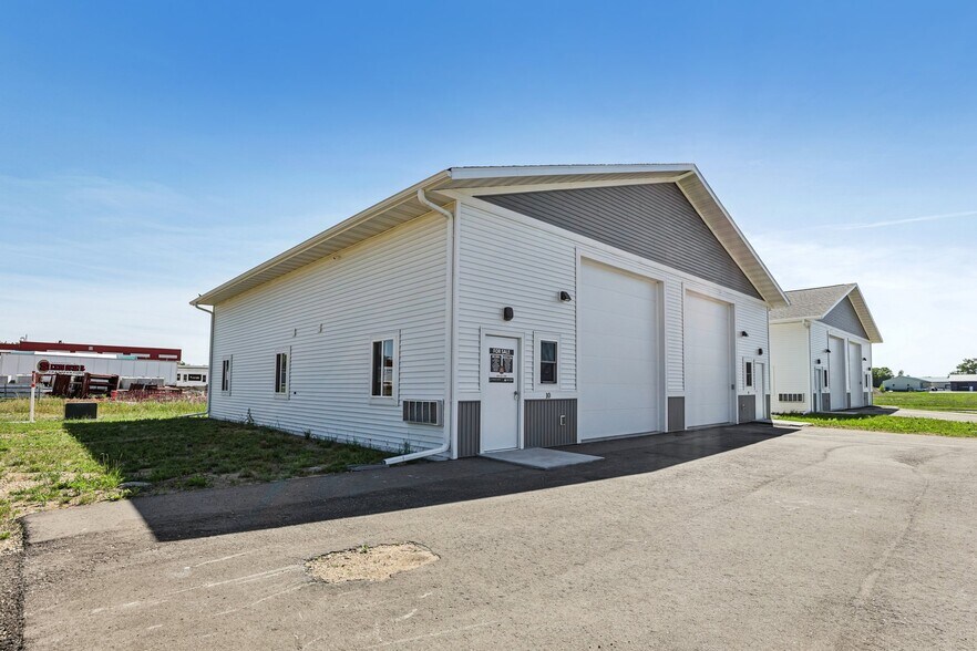 More Photos Of , Reedsburg Flex For Sale