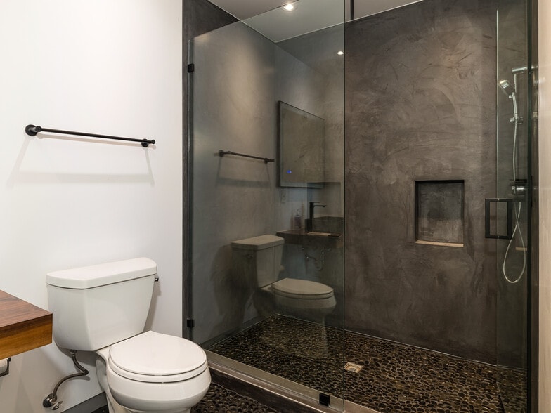 More Photos Of 131 Eucalyptus Dr, El Segundo Office For Lease