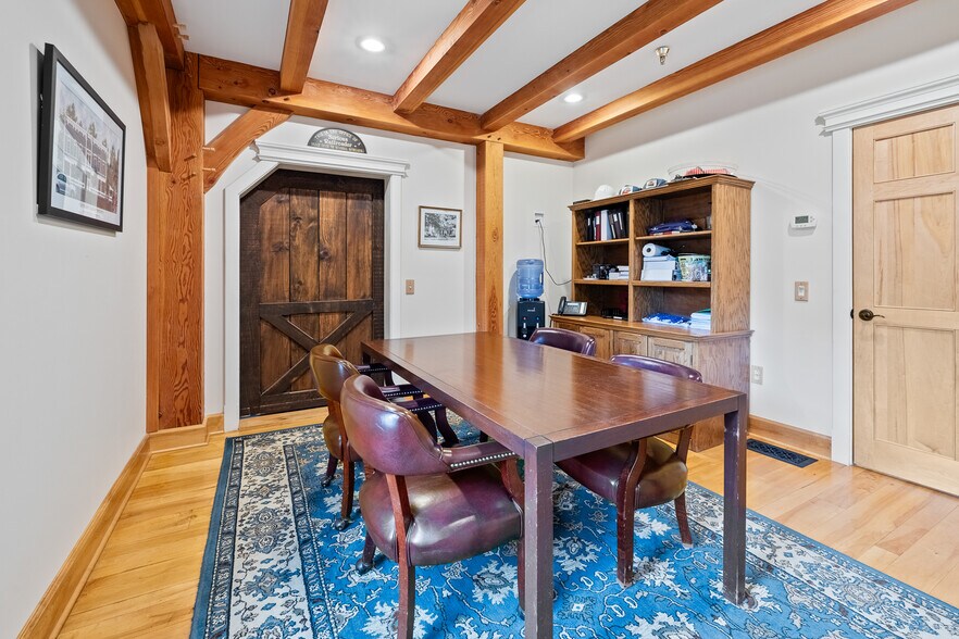 More Photos Of 114 Cemetery Ave, Manchester Center Office For Sale