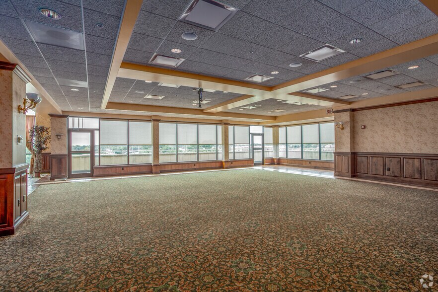 More Photos Of 500 W Loockerman St, Dover Office For Lease