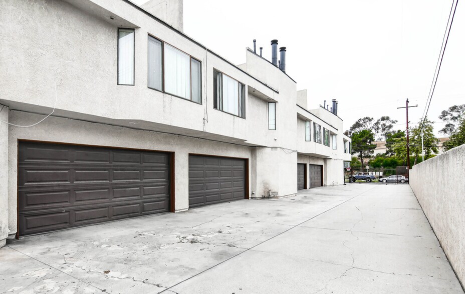 More Photos Of 9248 Palm St, Bellflower Apartments For Sale