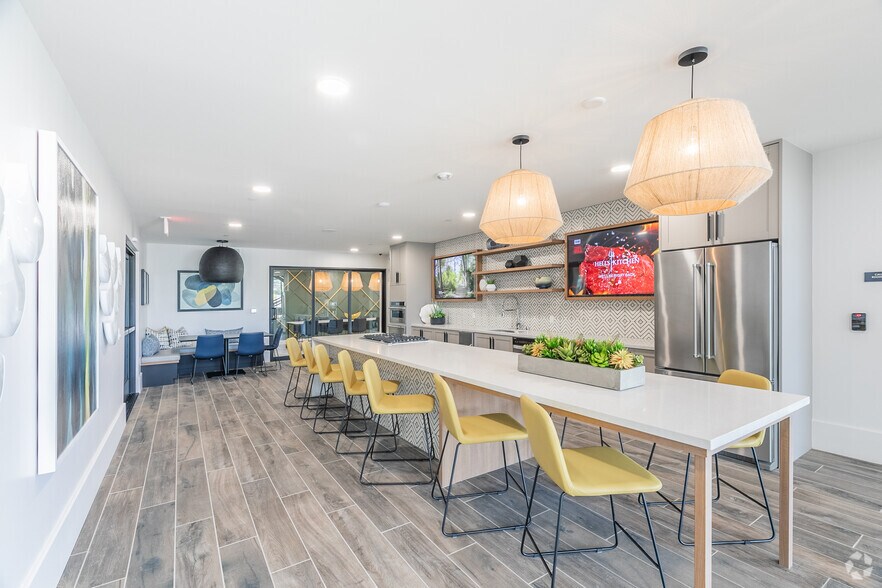 More Photos Of 1445 Town Center Dr, Chula Vista Apartments For Lease