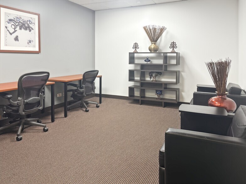 More Photos Of 1600 Golf Rd, Rolling Meadows Coworking Space