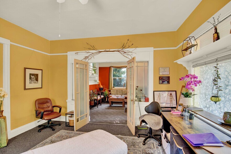 More Photos Of 1016 SE 12th Ave, Portland Office For Sale