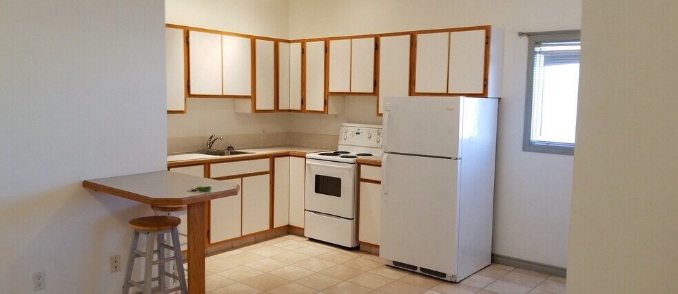 More Photos Of 424 Victoria Av E, Regina Storefront Retail Residential For Sale
