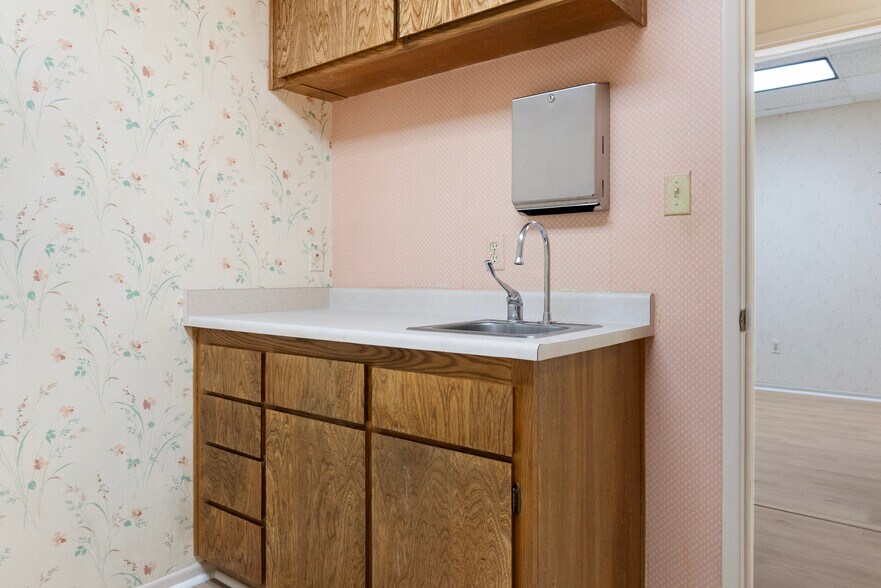 More Photos Of 361-397 N San Jacinto St, Hemet Medical For Sale