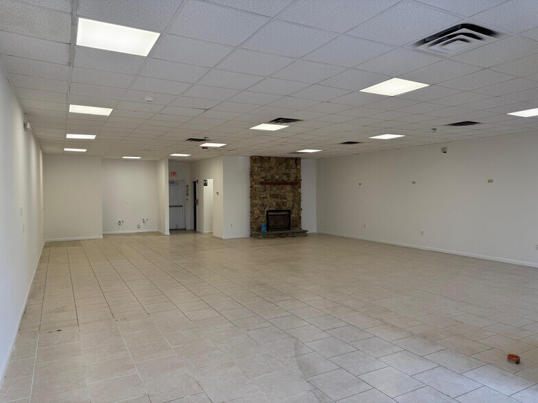 More Photos Of 29 New Main St, Haverstraw Storefront Retail Residential For Lease