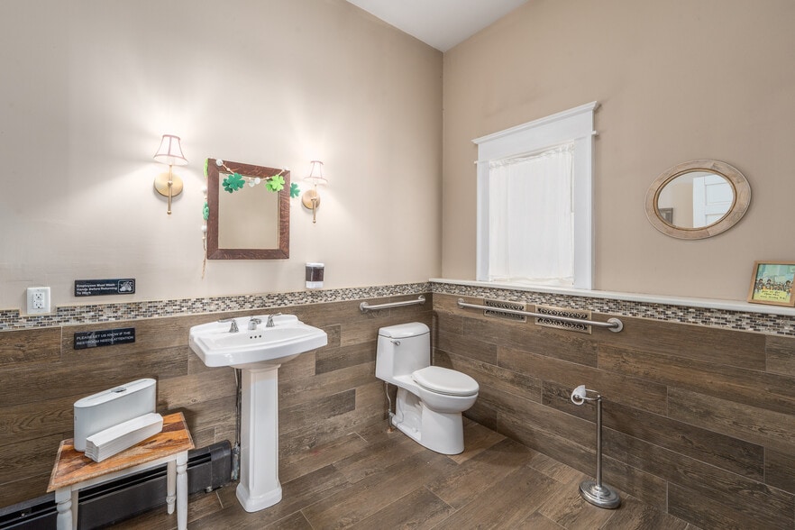 More Photos Of 13100 Main Rd, Mattituck Freestanding For Sale