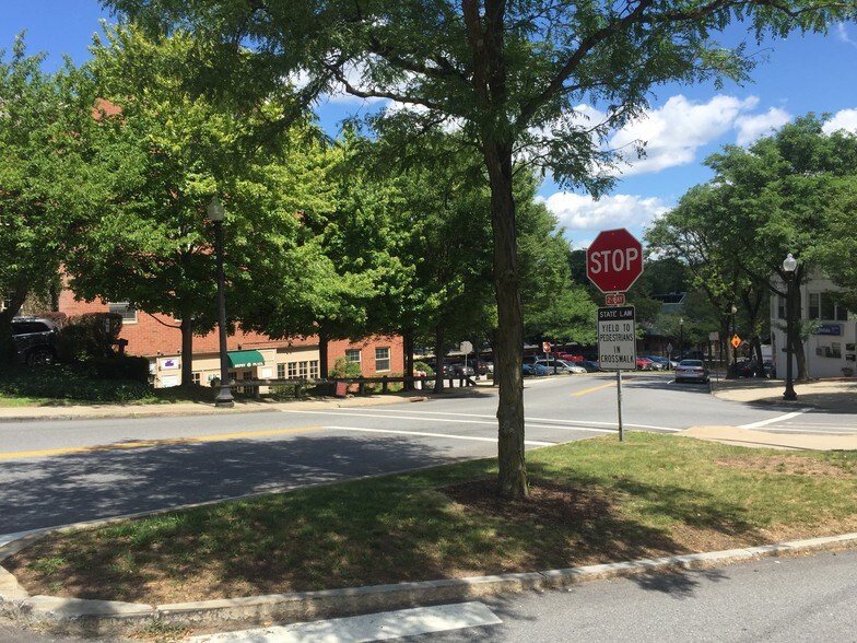 More Photos Of 316-318 Bedford Rd, Bedford Hills Storefront Retail Residential For Sale