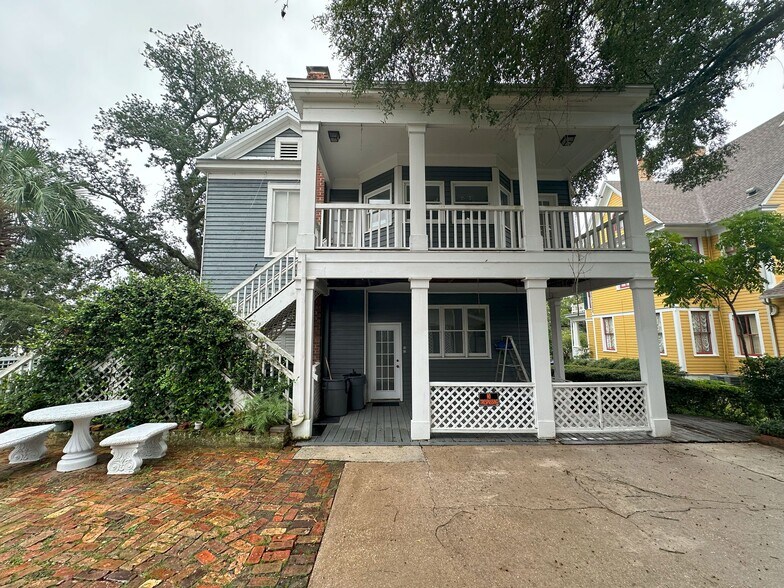 More Photos Of 16 W La Rua St, Pensacola Loft Creative Space For Sale
