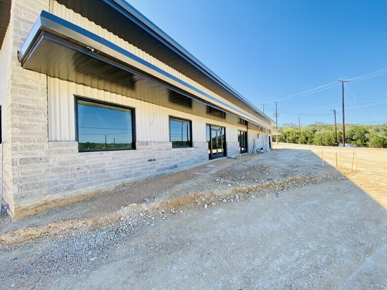 More Photos Of 8932 FM 1863, Garden Ridge Office For Lease