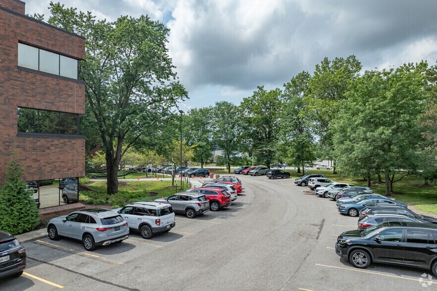 More Photos Of 6000 Parkland Blvd, Mayfield Heights Office For Lease