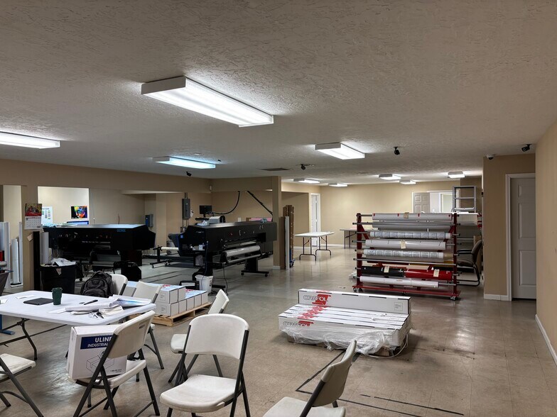 More Photos Of 4181 Magnolia St, Pearland Manufacturing For Lease