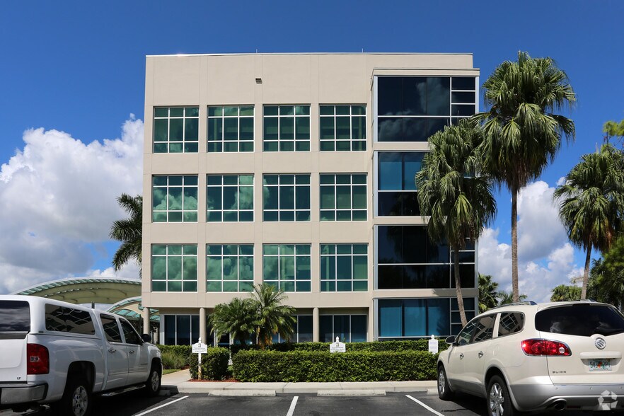 More Photos Of 1050 SE Monterey Rd, Stuart Medical For Lease