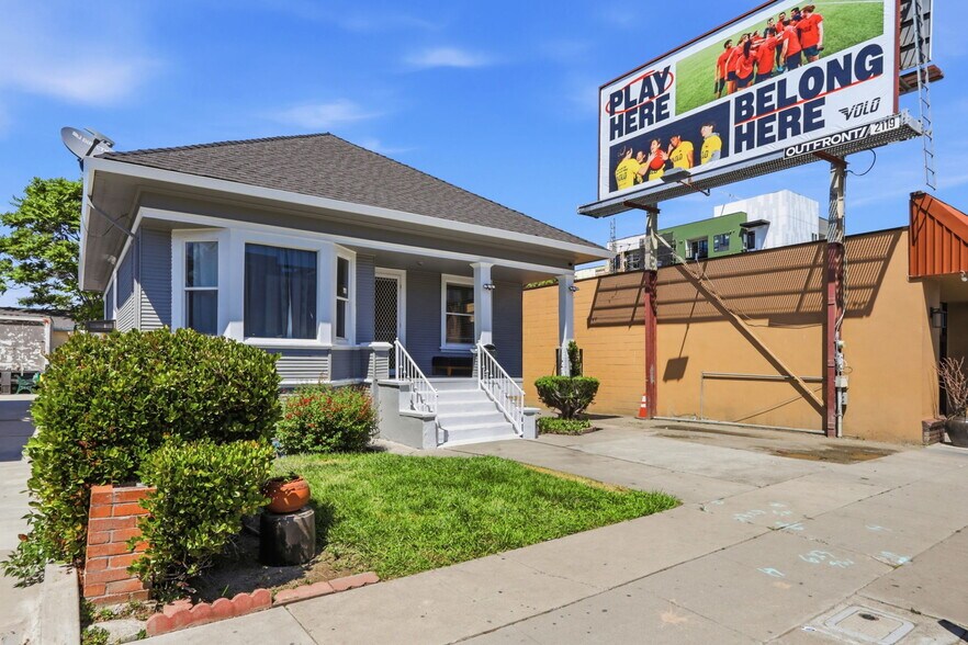 More Photos Of 879 W San Carlos St, San Jose Storefront Retail Residential For Sale