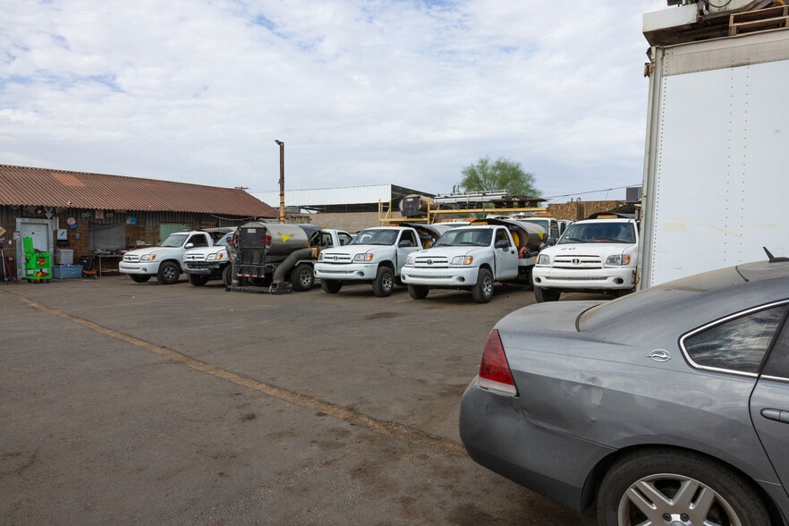 More Photos Of 9232 N 11th Ave, Phoenix Warehouse For Sale