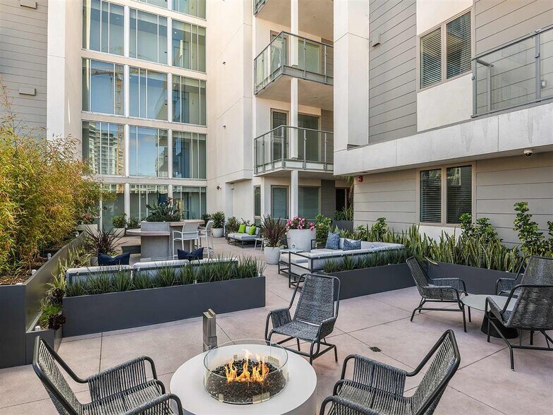 More Photos Of 1110 F St, San Diego Apartments For Lease