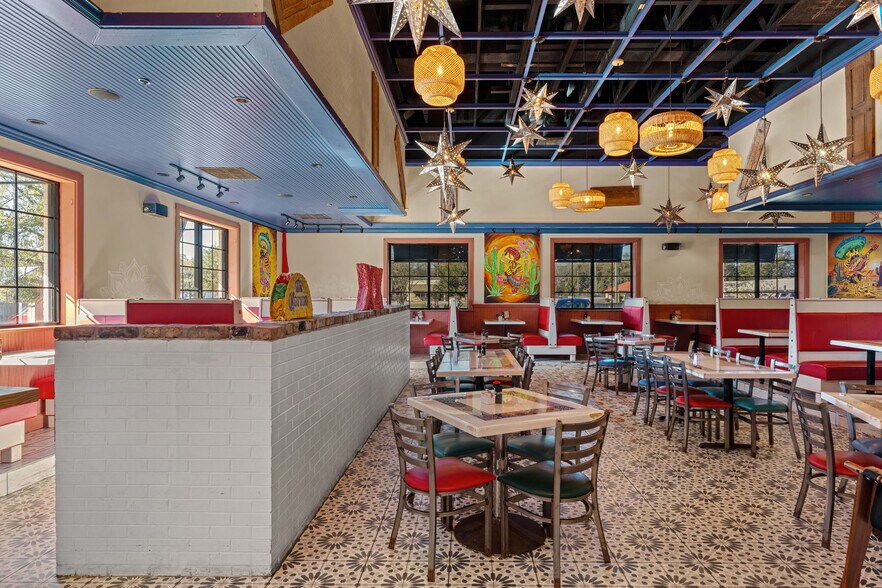 More Photos Of 1025 Industrial Dr, Crestview General Retail For Sale