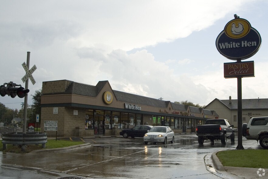 More Photos Of 320-336 E Wilson Ave, Batavia General Retail For Lease