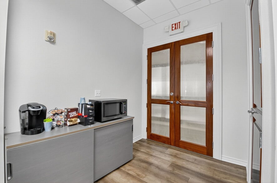 More Photos Of 2799 NW 2nd Ave, Boca Raton Office For Sale