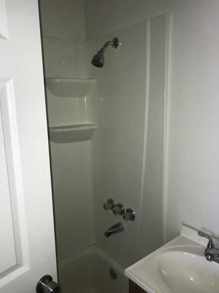 More Photos Of 1089 E 7th St, Long Beach Apartments For Sale