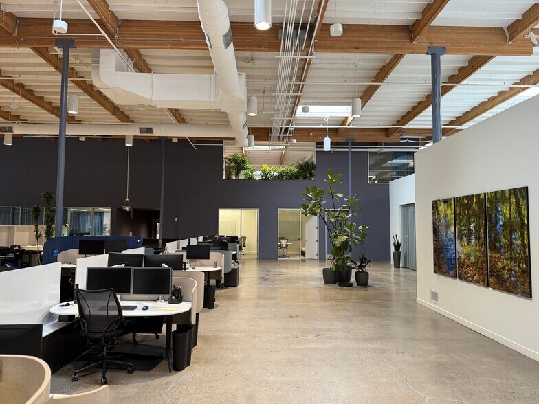 More Photos Of 9600 SW Boeckman Rd, Wilsonville Manufacturing For Sale