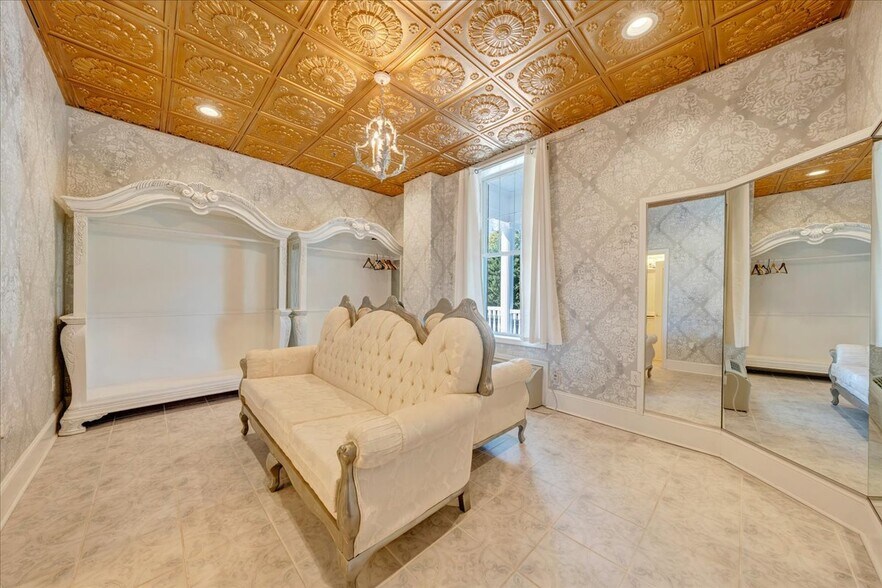 More Photos Of 812 E Main St, Bedford Lodge Meeting Hall For Sale