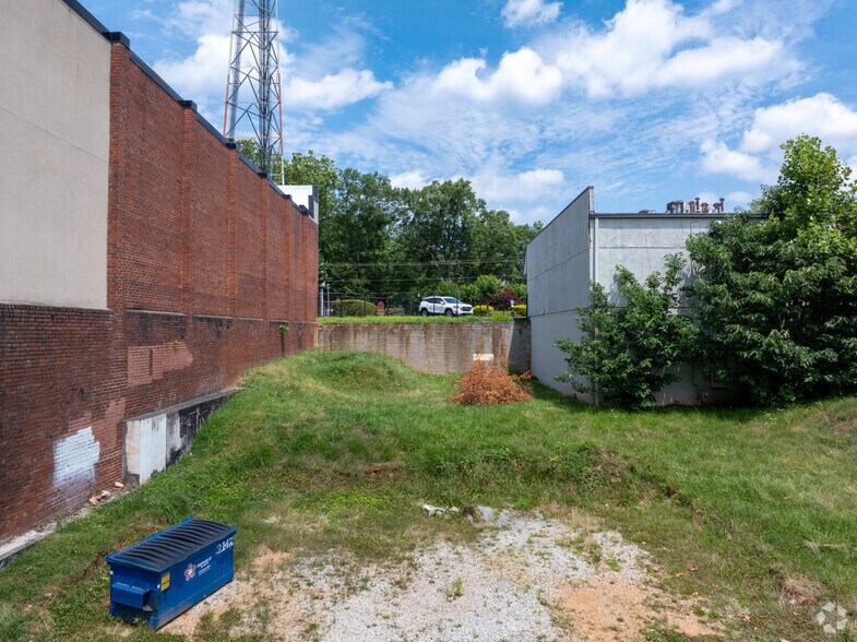 More Photos Of 123 W Main St, Buford General Retail For Sale