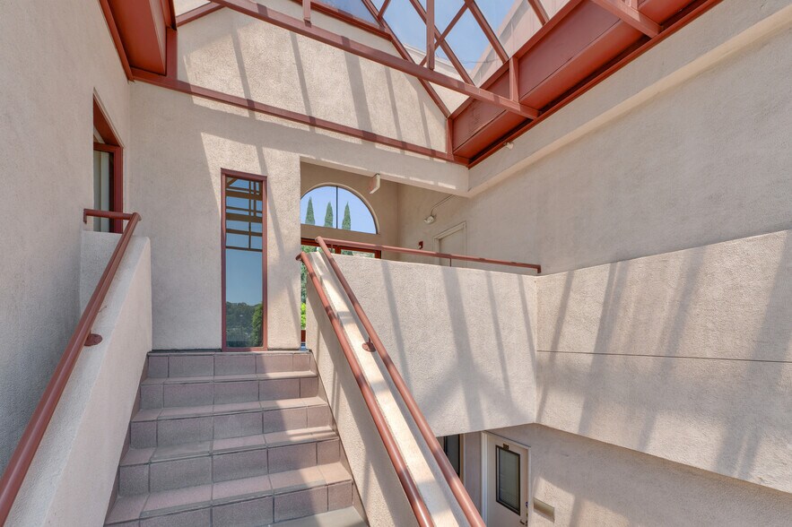 More Photos Of 809 S Atlantic Blvd, Monterey Park Office For Sale