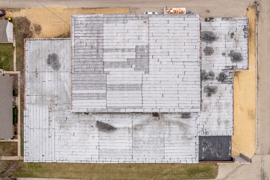 More Photos Of 3944 Auburn St, Rockford Industrial For Sale