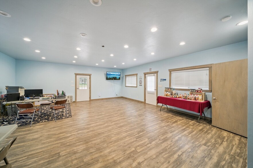 More Photos Of 100 Main St, Bernice Self Storage For Sale